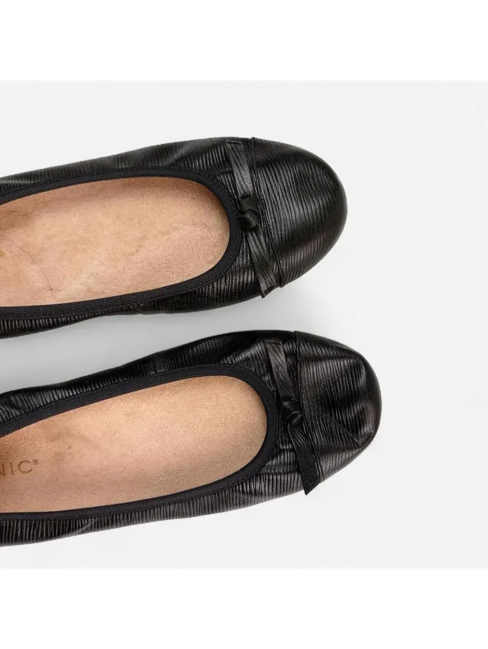 Vionic Leather Ballet Flats in Black